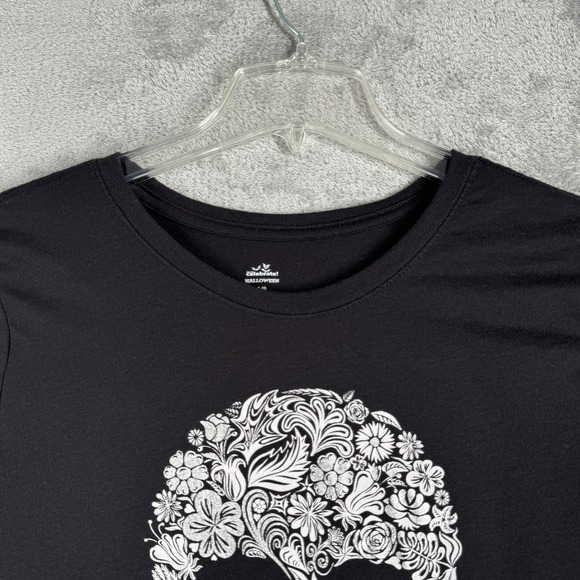 Celebrate‎ Halloween T-Shirt Floral Skull Graphic Tee Black Top Gothic Large - Picture 4 of 11